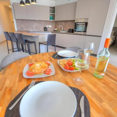 Apartment Seaside In The Heart Of Gozo *