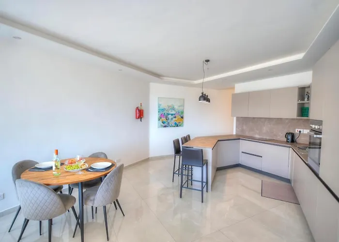 Seaside In The Heart Of Gozo アパート クレンディ
